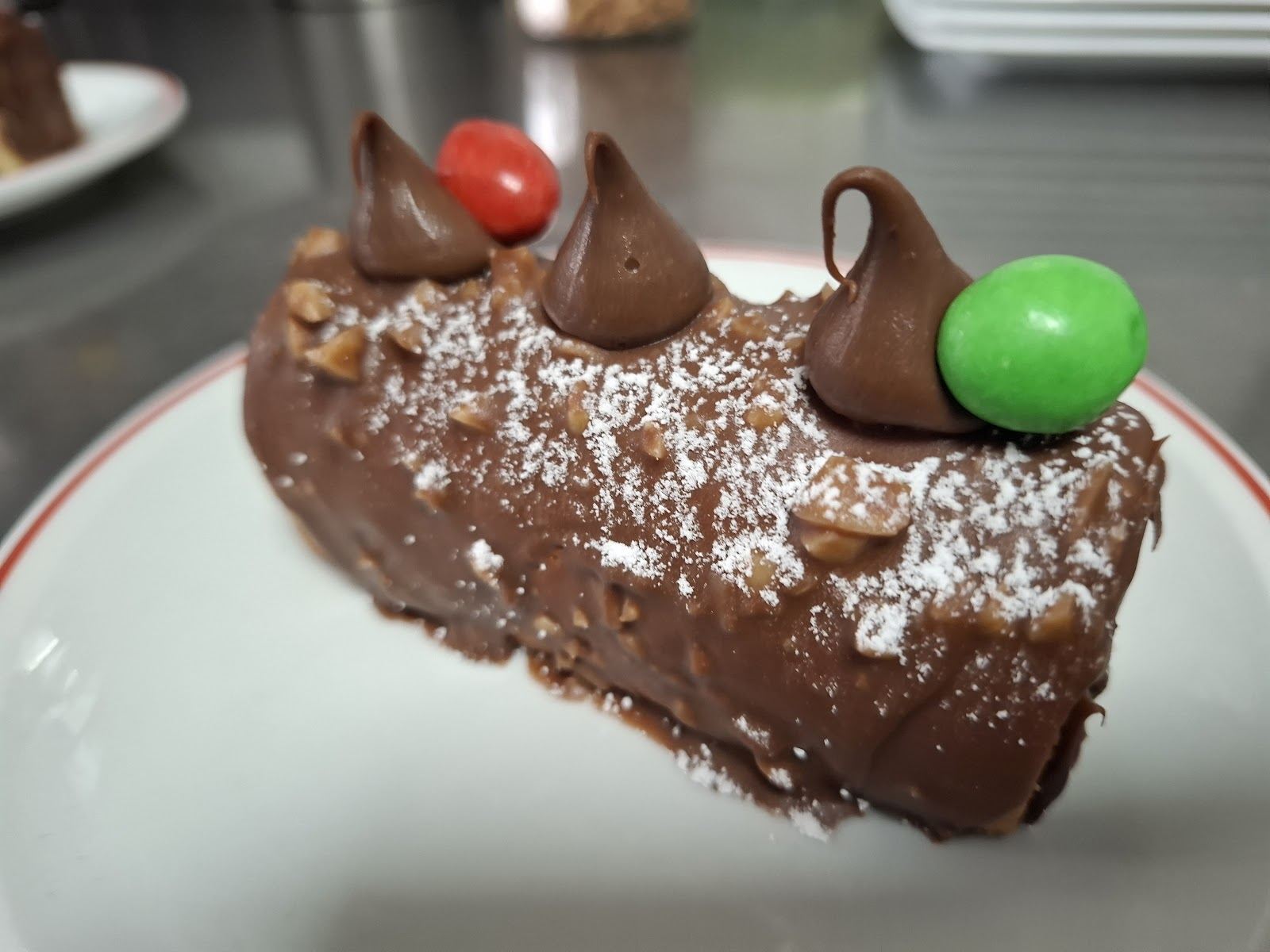 Bûche au chocolat décorée